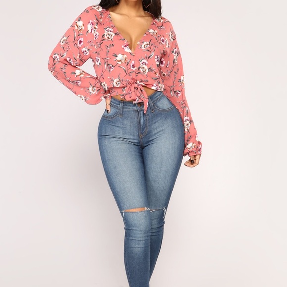 Kiara Floral Top - Picture 2 of 3